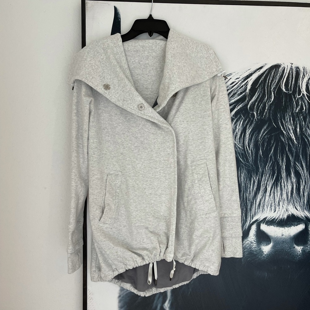 Light gray Lululemon sweater size 8